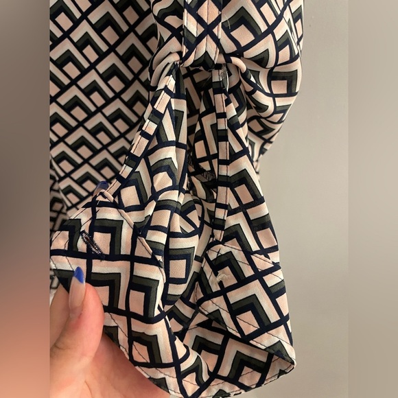 Women's Button Light Weight LOFT blouse - Picture 5 of 6